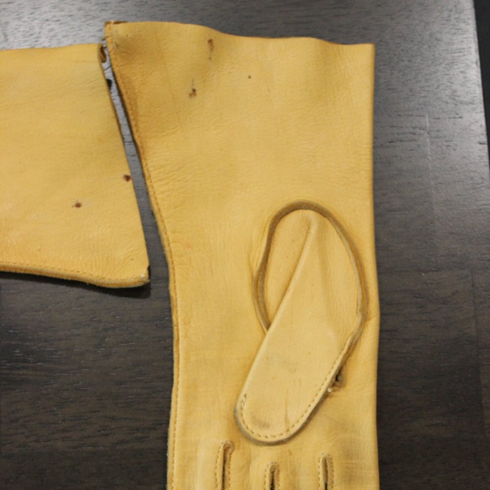 TAN VINTAGE LEATHER(?) GLOVES - Picture 4 of 7